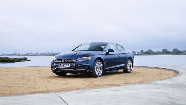 Die lange Motorhaube des Audi A5 ist jetzt mit einem Power-Dome versehen.