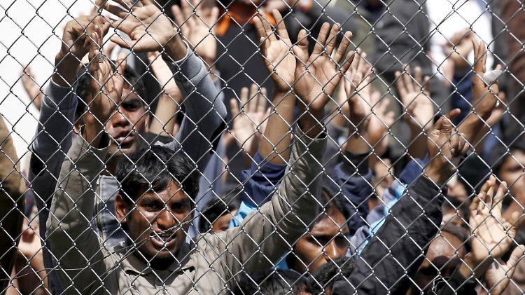 Im Abschiebelager Moria auf Lesbos sind die Ärzte ohne Grenzen nicht mehr tätig - aus Protest gegen das EU-Türkei-Abkommen.