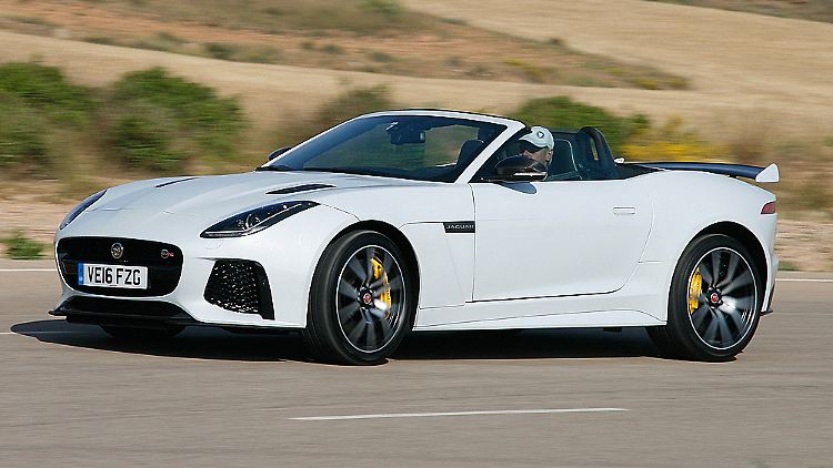 Mit dem Jaguar F-Type SVR fährt ein Sportler vor, der auch Porsche, Lamborghini und Aston Martin das Wasser reichen kann.