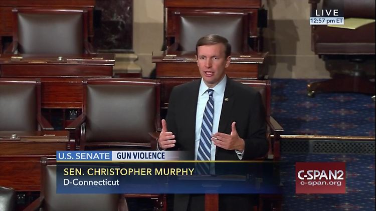 Mit einer 14-stündigen Marathonrede lässt Chris Murphy die Republikaner im US-Senat einlenken.