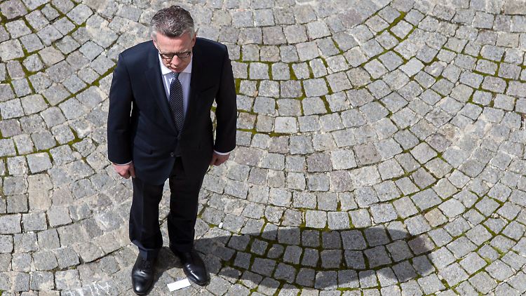 Mit seiner Forderung nach Wachpolizisten steht Thomas de Maizière fast allein da.