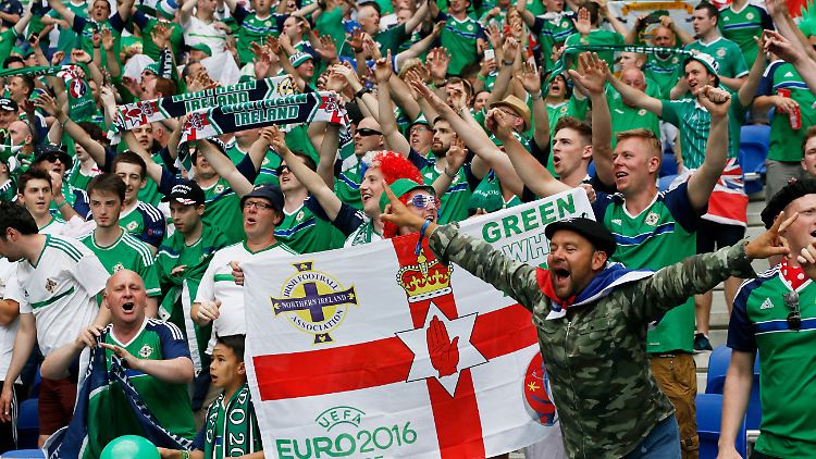 Sind on fire: Die Fans der nordirischen Nationalmannschaft.