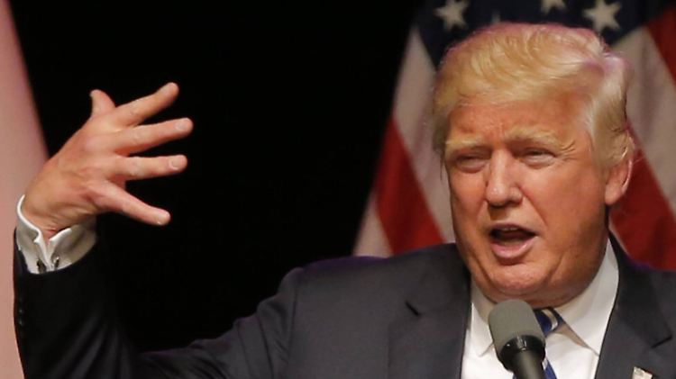 Die Behauptung, er habe kurze Finger, weist Donald Trump regelmäßig zurück.
