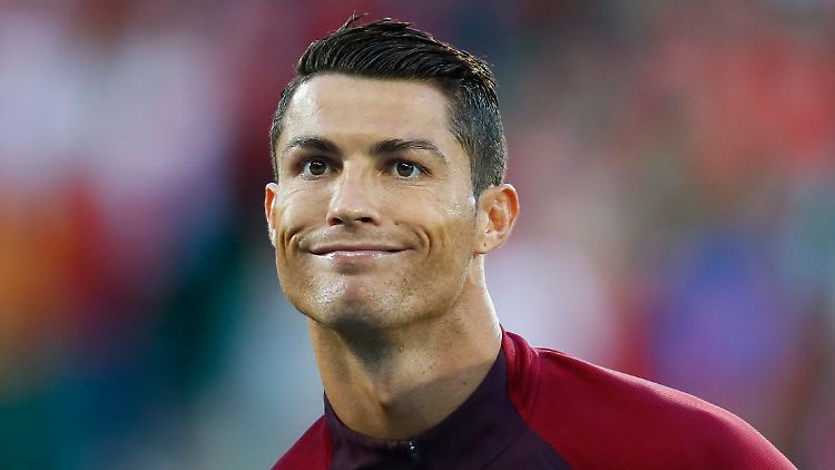 Ronaldo: Polarisiert, aber seine direkten Freistöße treffen bei großen Fußballturnieren nie den Weg ins Tor.