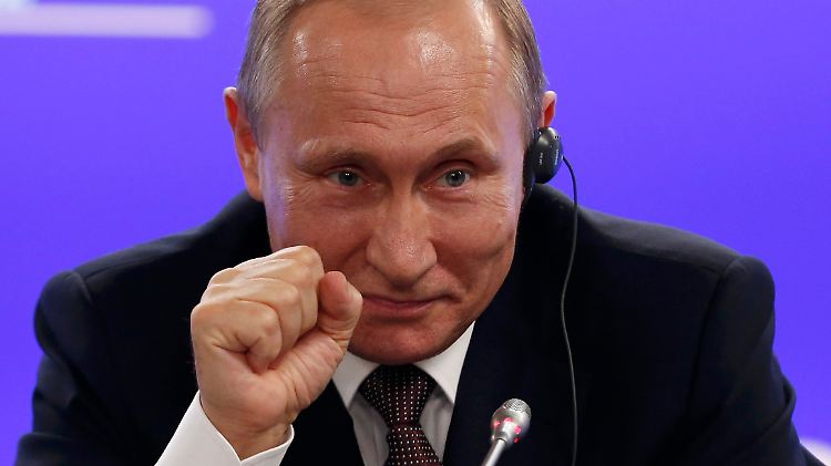 Wladimir Putin erzählt der Welt, was er vom Minsker Vertrag hält.