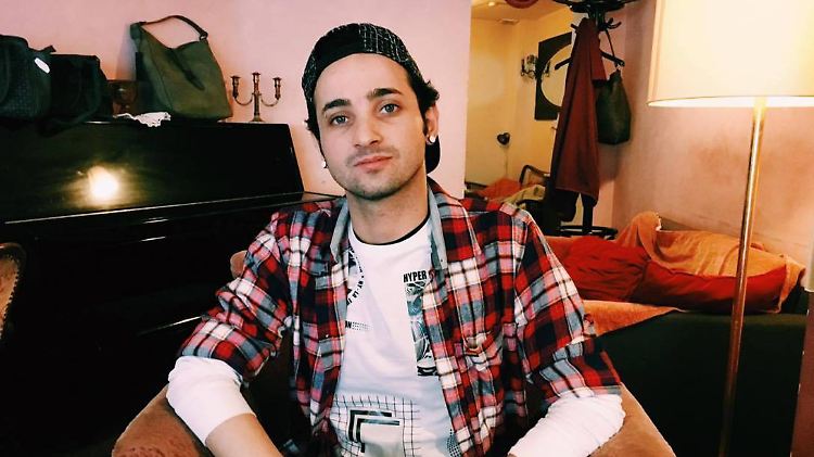 "Wenn Deutsche dabei sind, sagen viele Flüchtlinge, sie seien nicht für aber auch nicht gegen Homosexualität, weil sie wissen, dass sie sonst Probleme bekommen", sagt Ibrahim.