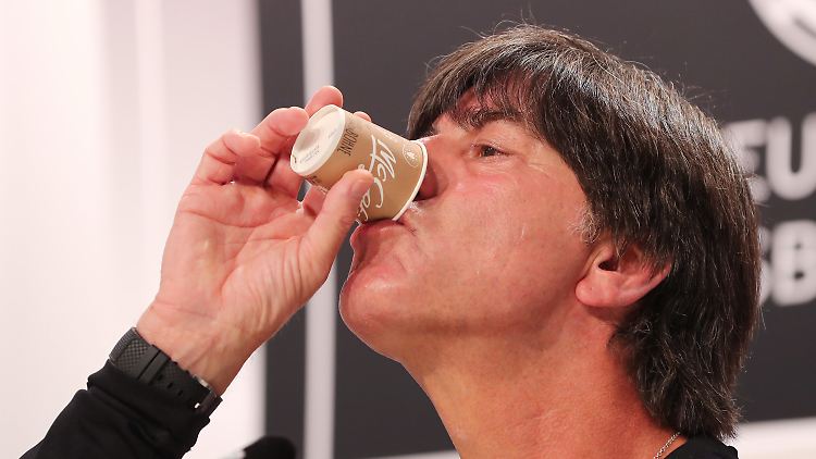 Entspannte Stimmung beim Trainer - und bei der DFB-Elf.