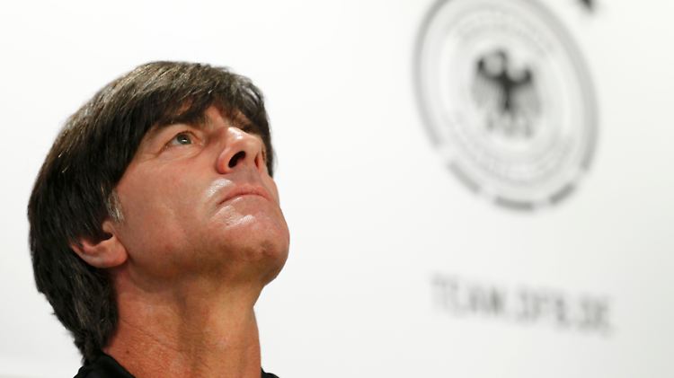 Joachim Löw gibt sich betont entspannt.