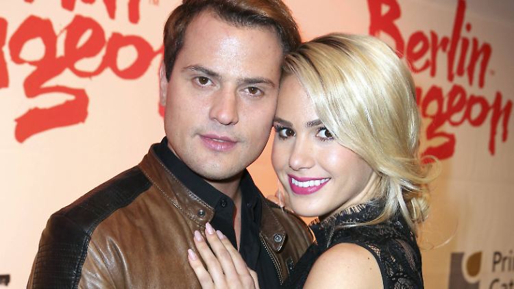 So kann's gehen: Rocco und Angelina müssen jetzt wieder allein über die roten Teppiche dieser Welt wandeln.