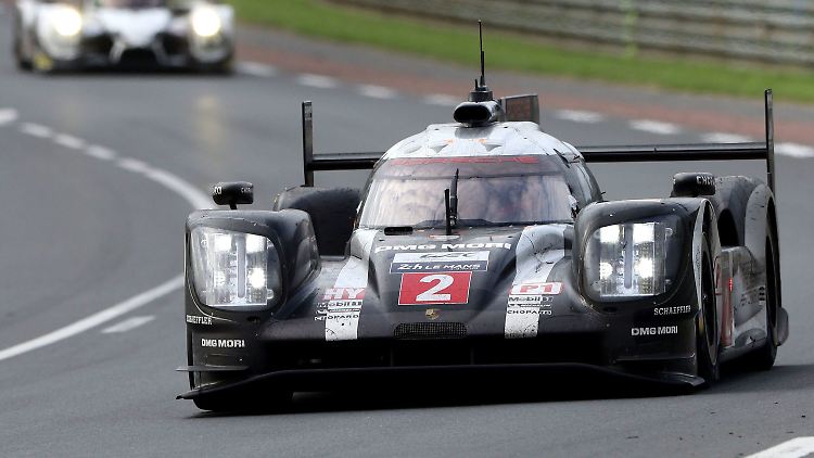 Porsche liegt auch diesem Jahr in Le Mans vorn.
