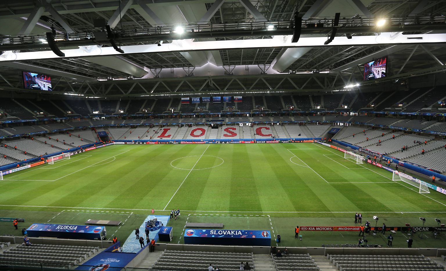 Der zehnte EM-Tag begann für viele Fußballfans mit einer niederschmetternden Nachricht. Wer um 15 Uhr das erste Spiel des Tages sehen wollte, schaute sprichwörtlich in die Röhre: Es gab nämlich keines. Der Fairness halber werden die letzten Gruppenspiele der EM gleichzeitig ausgetragen - Frankreich gegen die Schweiz und Albanien gegen Rumänien um 21 Uhr. 