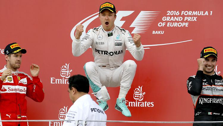 Nico Rosberg gewinnt im Silberpfeil souverän den Großen Preis von Baku.
