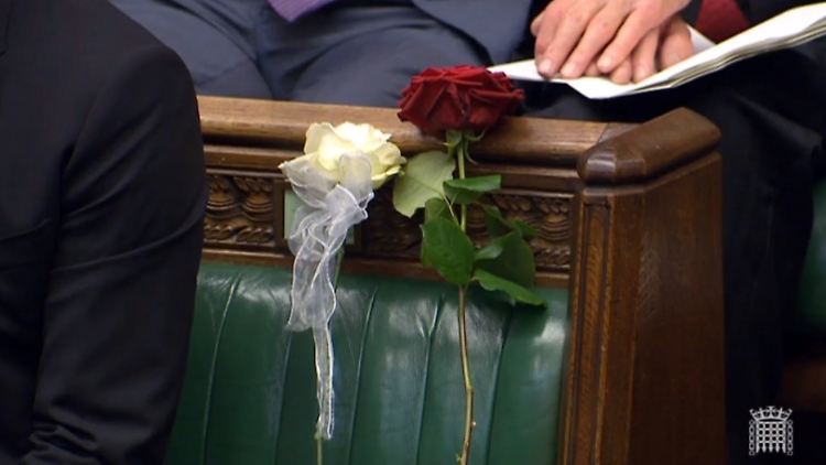 Der leere Platz von Jo Cox im britischen Parlament.