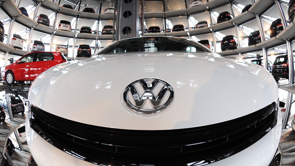 VW könnte Toyota früher vom Thron stoßen.