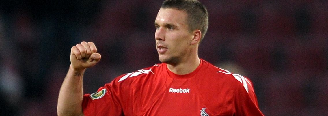"Wir sollten der Mannschaft heute ein Lob zollen. Alles andere ist egal": Lukas Podolski.