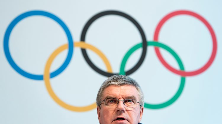 IOC-Präsident Thomas Bach verkündete zusätzliche Auflagen für russische Sportler.