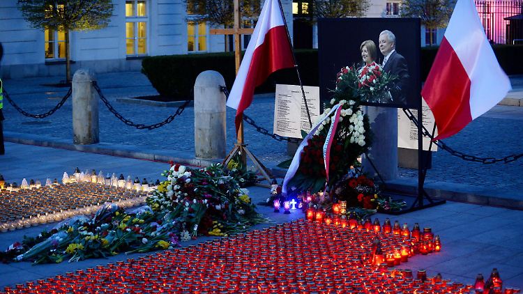 Am sechsten Jahrestag des Unglücks wurde in Warschau Lech Kaczynski und seiner Frau Maria gedacht.