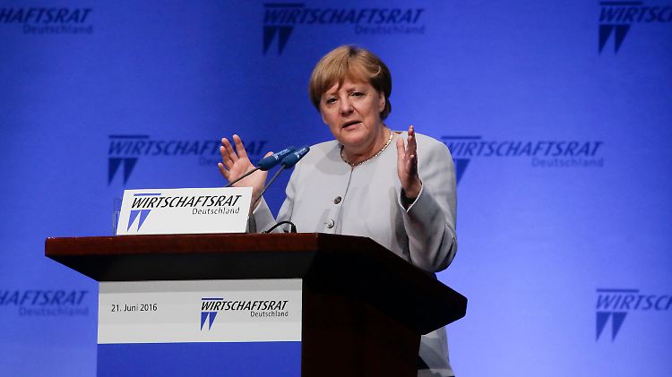 Merkel warnte auch in der Debatte über die Niedrigzinspolitik der EZB vor einer Dramatisierung. 