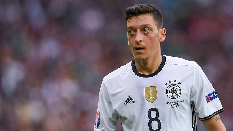 Verkanntes Genie? Mesut Özil hat in Deutschland viele Fans, aber auch viele Kritiker.