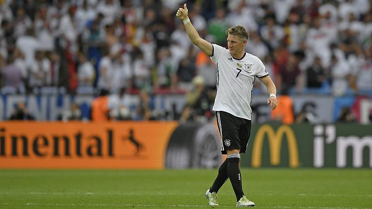 Laut DFB-Trainer Sorg so langsam auf dem Niveau, von Anfang an zu spielen: Kapitän Schweinsteiger.