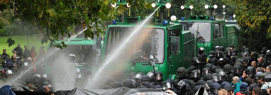 Der Polizeieinsatz im Stuttgarter Schlossgarten war wegen seiner Härte heftig kritisiert worden.