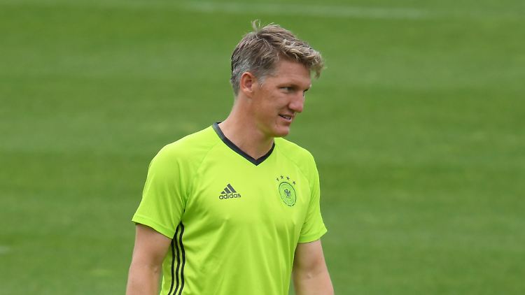 Bastian Schweinsteiger hat seine Defizite aufgearbeitet, wird von Tag zu Tag selbstsicherer. 