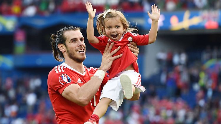 Gareth Bale und Tochter Alba Violet.