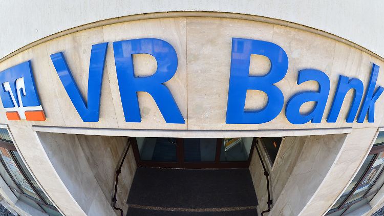 "Der niedrige Zins frisst sich immer mehr in die Bilanzen der Banken."