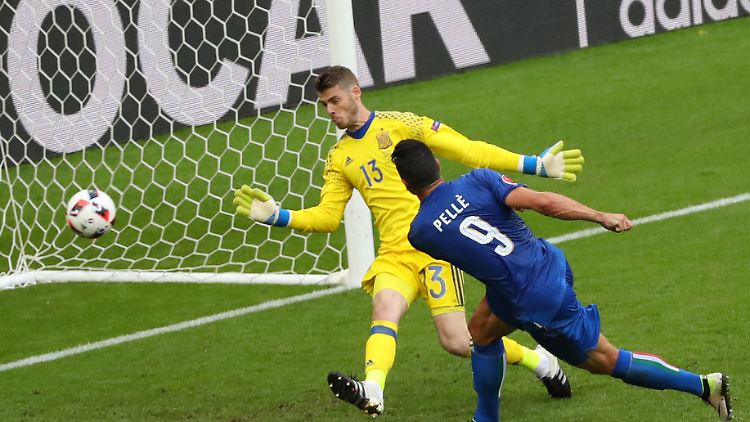 In der Nachspielzeit machte Graziano Pellè mit dem 2:0 gegen Spanien alles klar für das nächste deutsch-italienische Duell bei einem Großturnier.