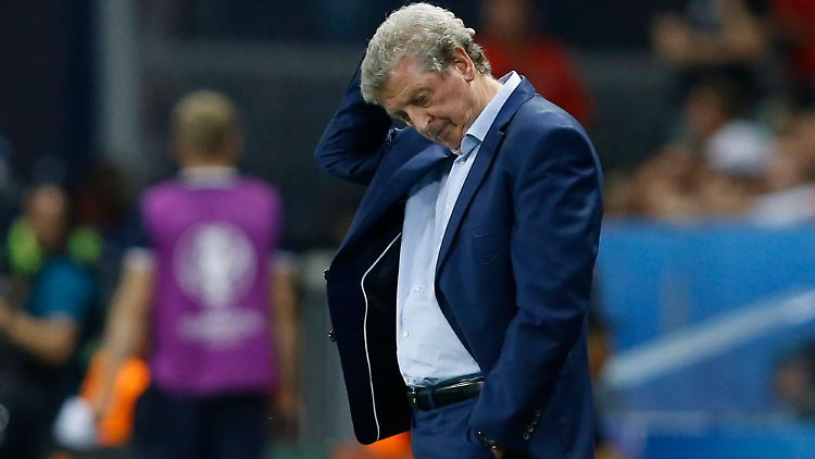 Roy Hodgson verkündete seinen Rücktritt mit einer vorbereiteten Erklärung.