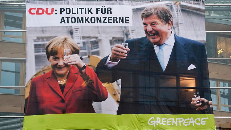 Greenpeace-Aktivisten hatten bereits im Oktober, als die Laufzeiten-Verlängerung vom Bundestag beschlossen wurde, das Wirken Großmanns an der Berliner CDU-Zentrale gewürdigt.