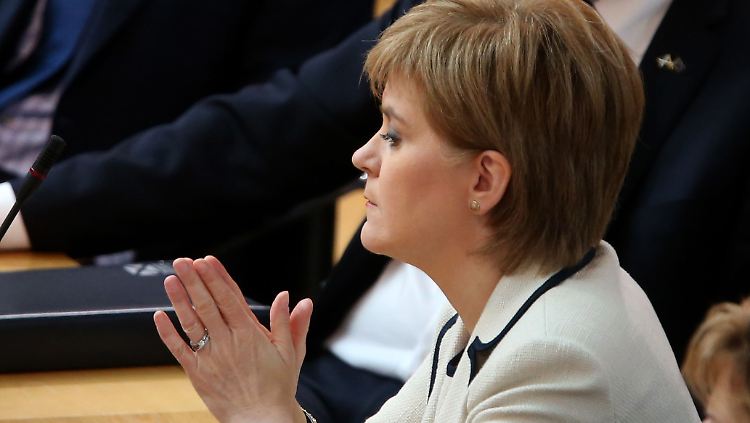 Regierungschefin Sturgeon tritt für einen EU-Verbleib Schottlands ein.