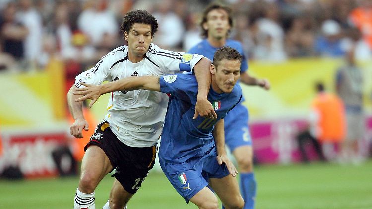 Zehn Jahre her: Bei der Heim-WM 2006 unterlag Ballack mit der DFB-Elf den Italienern mit 0:2.