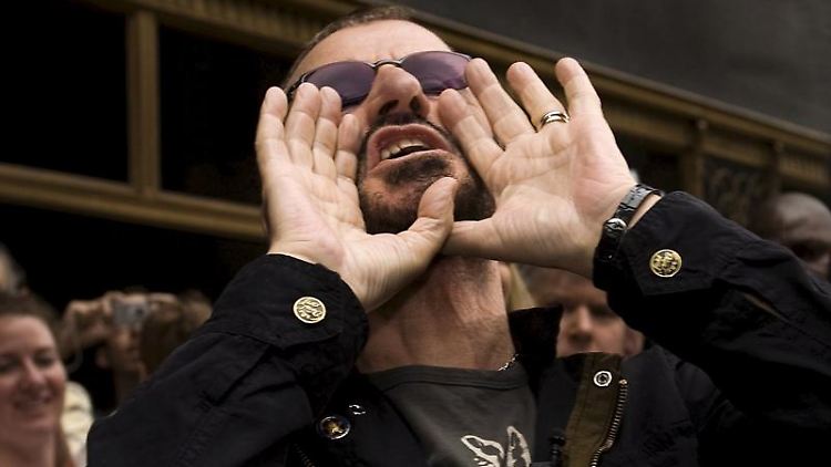 Ruft er etwa seine Fans zur Räson? Ringo Starr.