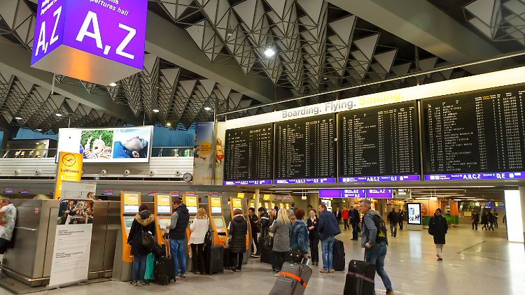 Der Flughafen Frankfurt ist der größte in Deutschland.