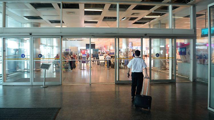 Der Flughafen wird schon wieder angesteuert, doch manche Reisende dürften jetzt einen Bogen um Istanbul machen.  