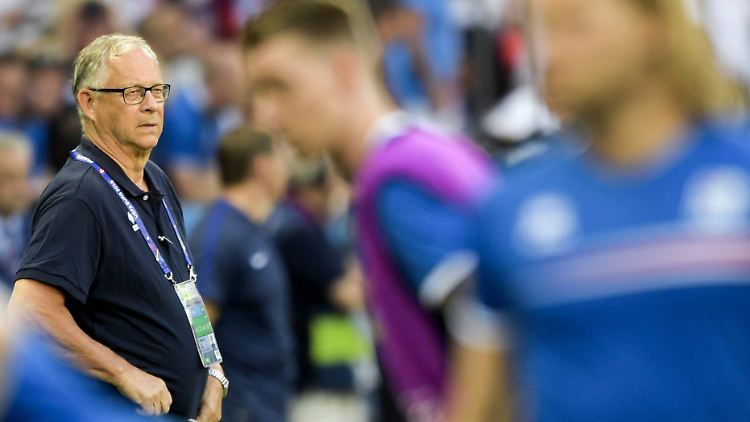 Das hätte Lars Lagerbäck vor der EM wohl auch nicht erwartet: Seine Mannschaft trifft am Sonntag im Viertelfinale auf Gastgeber Frankreich.