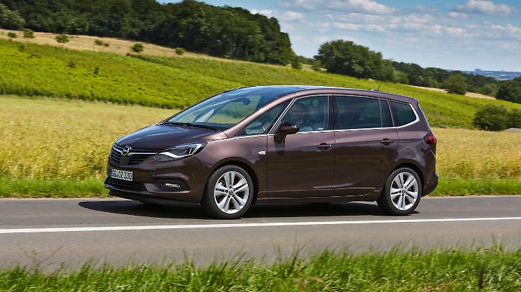 Die Front geschärft, die Seitenlinie und das Heck erhalten, so fährt der neue Zafira ab 24. September zu den Händlern.