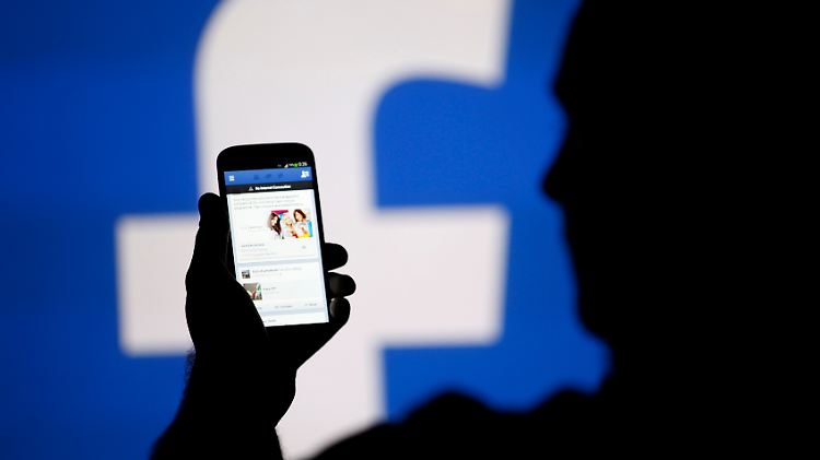 Die Nutzer sollen nicht das Gefühl haben, etwas Wichtiges zu verpassen, begründet Facebook die Änderung.