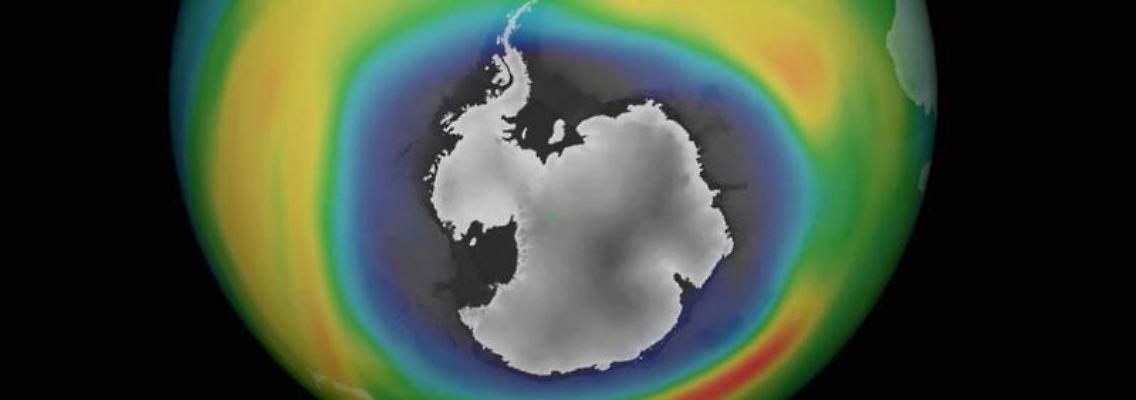 Das Ozonloch über der Antarktis vom 02.10.2015 in einer Computergrafik. Das Ozonloch über der Antarktis war zu diesem Zeitpunkt so groß wie seit neun Jahren nicht mehr.jpg