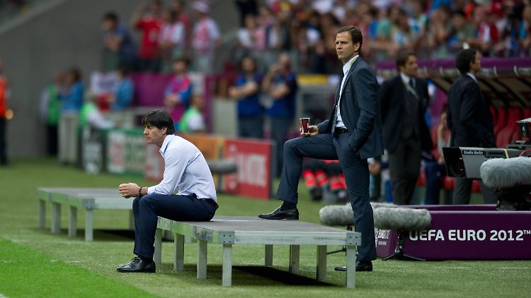 Ratlos: Joachim Löw während des EM-Halbfinals 2012 gegen überraschend übermächtige Italiener.