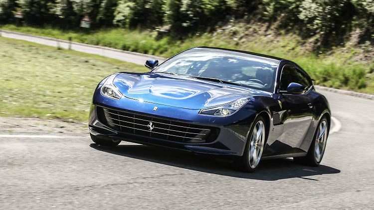 Wie bei seinem Vorgänger setzt Ferrari auch beim GTC4Lusso ganz auf Sport.