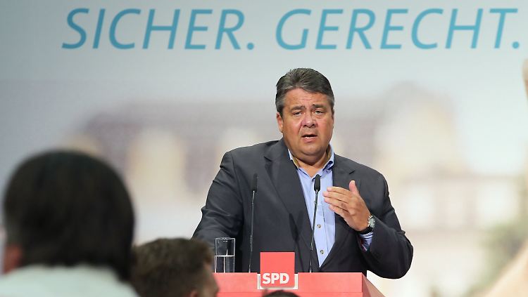 Sigmar Gabriel skizziert bei einer SPD-Programmkonferenz seine Vorstellungen davon, wie ein "besseres" Europa aussehen könnte.