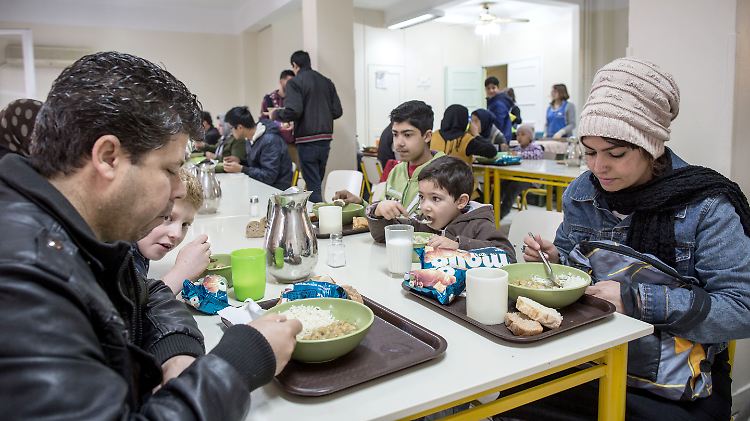 Ohne die Hilfe von Suppenküchen und kirchlichen Hilfseinrichtungen könnten viele Familien in Griechenland nicht überleben. 