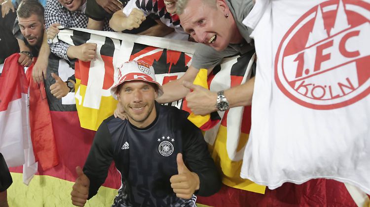Auch ohne regelmäßige Einsätze ist unschwer zu erkennen: Lukas Podolski hat Spaß bei dieser EM.