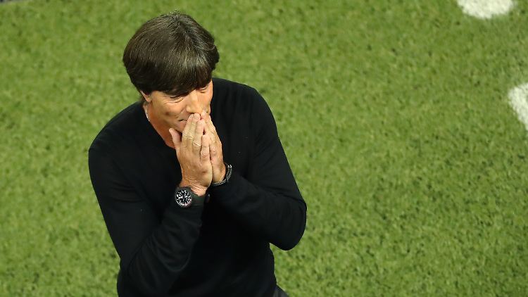 Löw ließ gegen Italien mit einer Dreierkette spielen. Deutschland gewann nach einem denkwürdigen Elfmeterschießen.