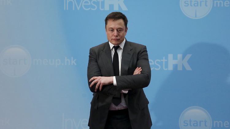 2018 will Musk bereits rund eine halbe Million Fahrzeuge produzieren.