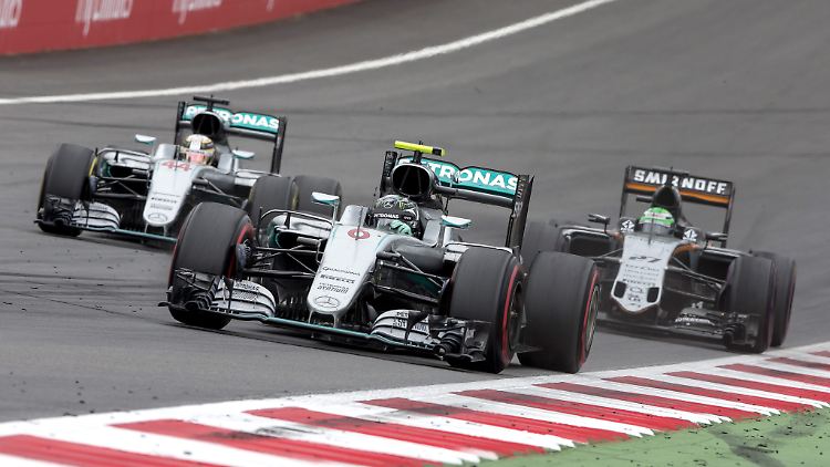 Noch führt Nico Rosberg das Rennen vor Teamkollege Lewis Hamilton an.
