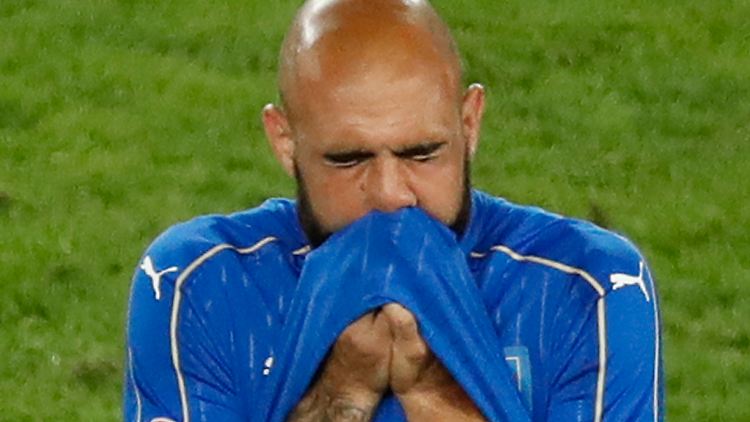 Simone Zaza war sein Fehlschuss schon direkt danach offensichtlich etwas peinlich.