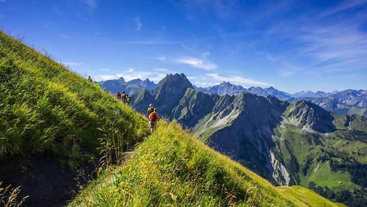 Wer in den Sommerferien in Bayern einen Urlaub verbringt, hat viele Wander-Möglichkeiten.